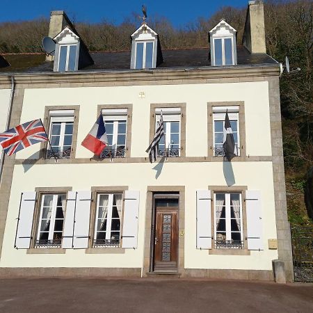 Maison De La Riviere Villa Port-Launay Bagian luar foto